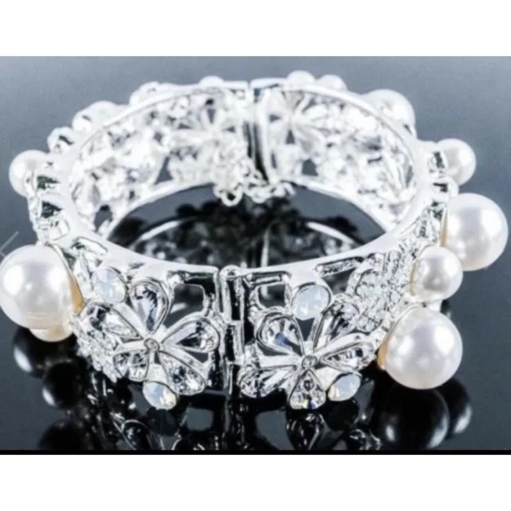 MMCrystal Design Bangle bracelet White Gold Plating. TRRV $1950